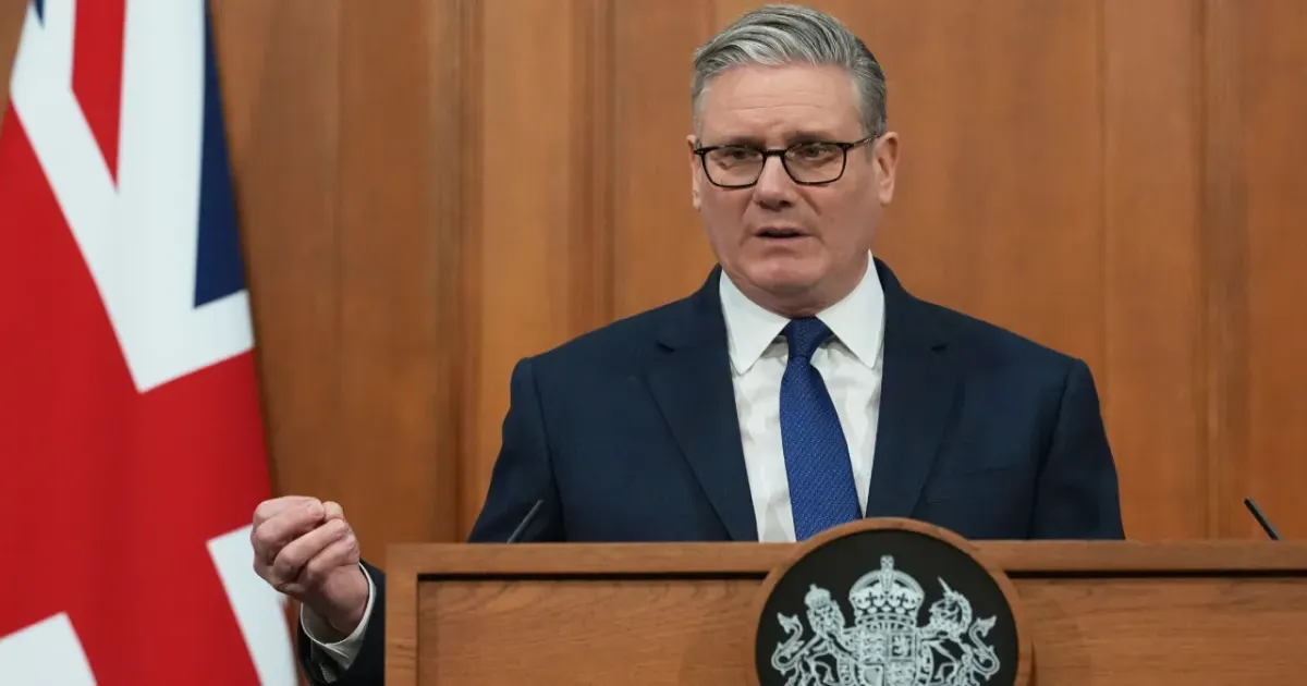 ब्रिटेन के प्रधानमंत्री कीर स्टार्मर ने ईरान युद्ध में ट्रंप को नकारा, होर्मुज जलडमरूमध्य खोलने के लिए सम्मेलन का ऐलान किया