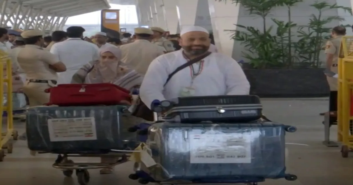 हज 2026 की शुरुआत: दिल्ली से पहली उड़ान रवाना, केंद्र ने सुगम यात्रा का दिया भरोसा