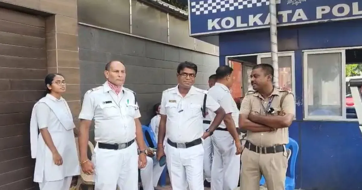 अभिषेक बनर्जी के कोलकाता आवास के बाहर भारी पुलिस बल तैनात, केएमसी नोटिस के बाद बढ़ी हलचल