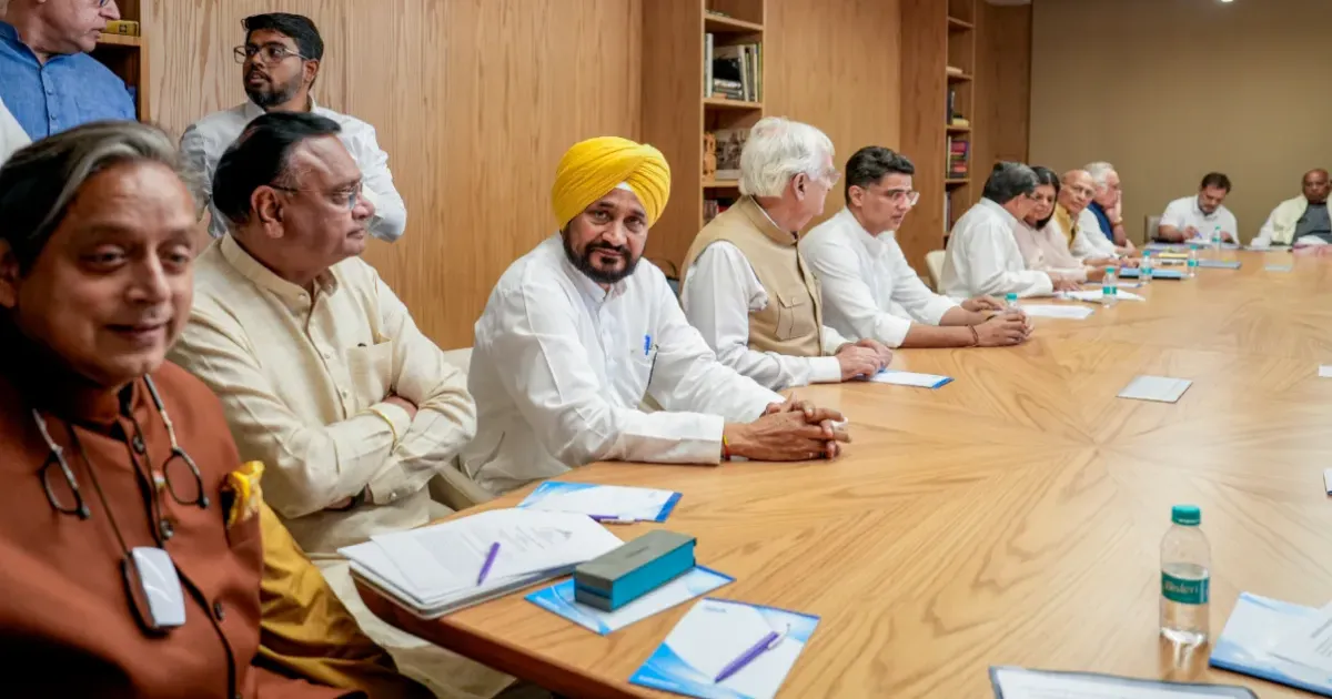 पंजाब कांग्रेस में बढ़ी कलह, चरणजीत सिंह चन्नी नाराज, समर्थकों ने इस्तीफे की दी चेतावनी