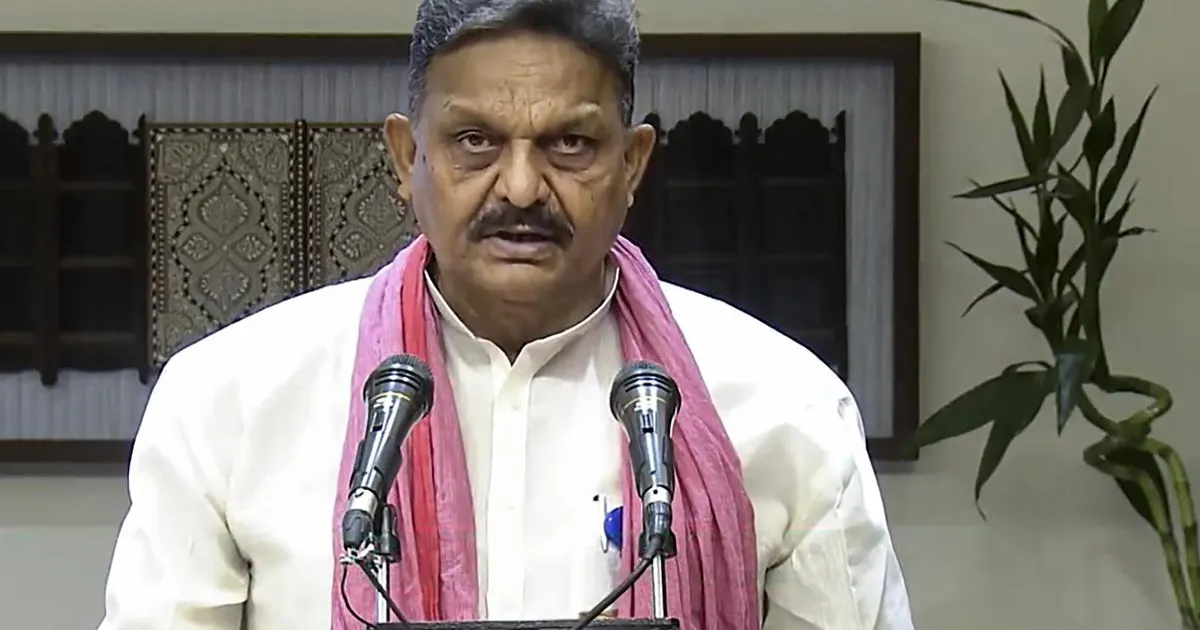 यूपी में जेन अल्फा छात्रों का विरोध तेज, विपक्ष ने मांगा शिक्षा सुधार; चेकलिस्ट को बताया दिखावा