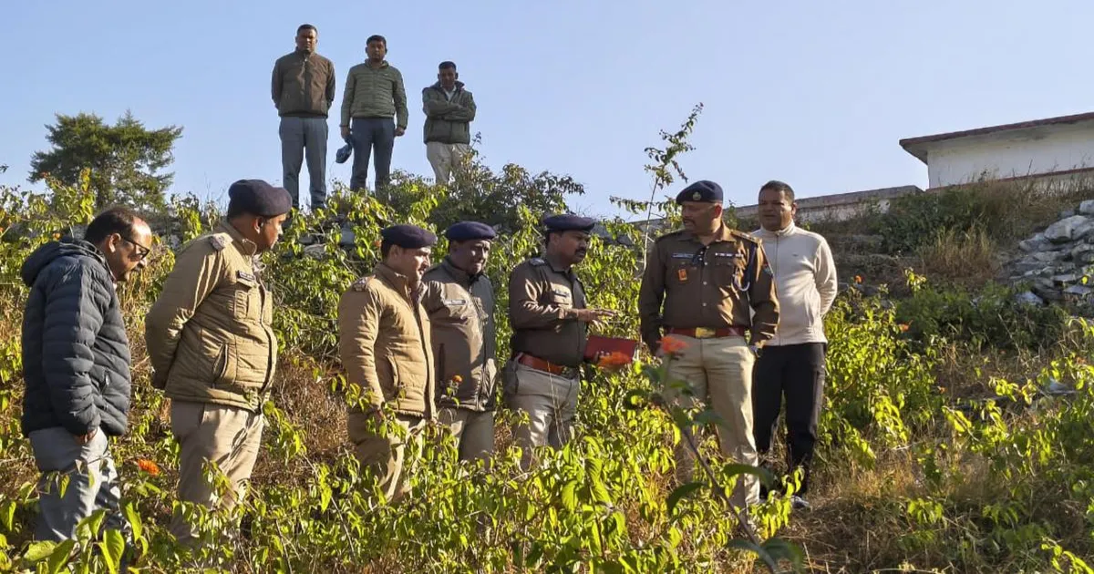उत्तराखंड के अल्मोड़ा में स्कूल के पास मिले जिलेटिन स्टिक, पुलिस जांच जारी