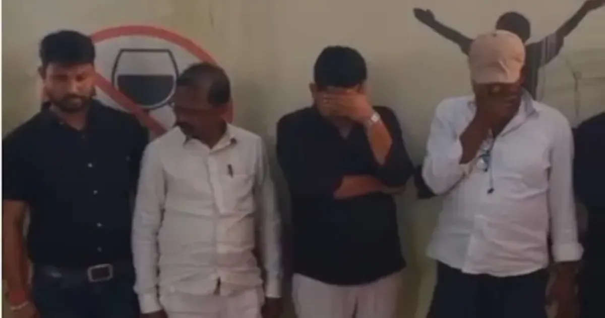 बिहार: शैक्षणिक भ्रमण के दौरान शराब के नशे में मिले 5 शिक्षक गिरफ्तार