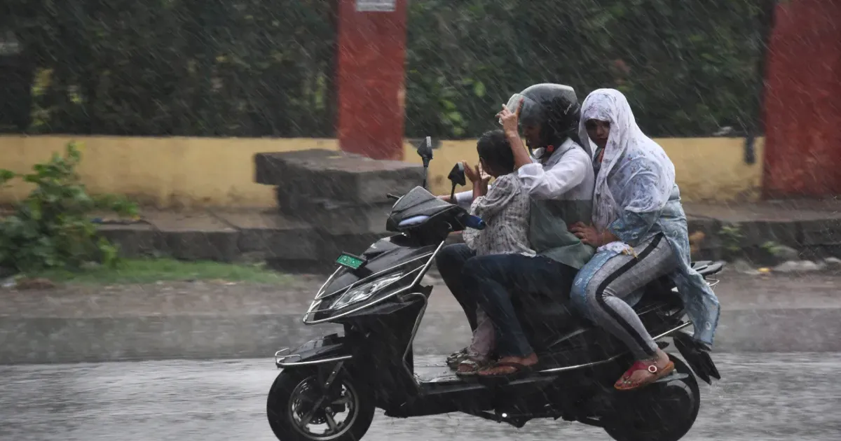 गर्मी से जल्द मिलेगी राहत, IMD ने मई में सामान्य से अधिक बारिश और 14 मई से मानसून की शुरुआत का अनुमान लगाया