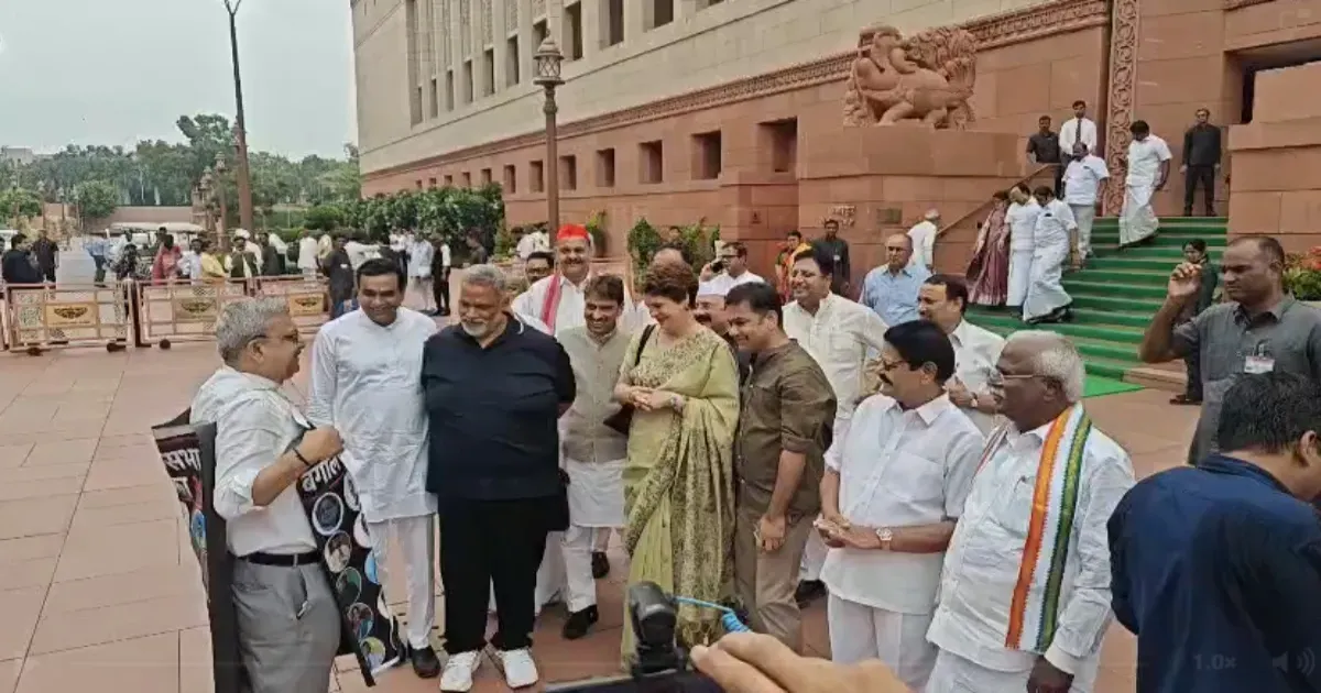 संसद परिसर में कल्याण बनर्जी और प्रियंका गांधी के बीच हल्की नोकझोंक, ममता बनर्जी रहीं चर्चा के केंद्र में