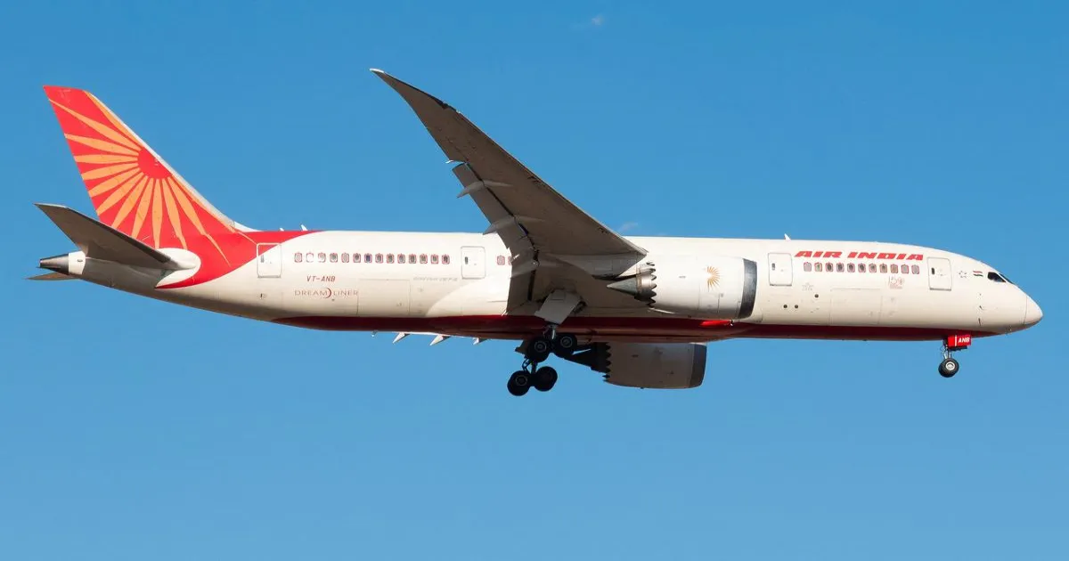 मुंबई एयरपोर्ट पर रनवे से फिसला एयर इंडिया का विमान, DGCA कर रही जांच