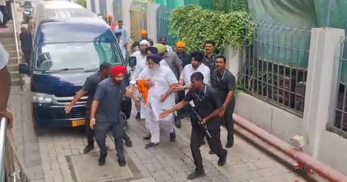 महाराष्ट्र के नांदेड में शिरोमणि अकाली दल प्रमुख सुखबीर सिंह बादल पर हमला, अस्पताल में भर्ती