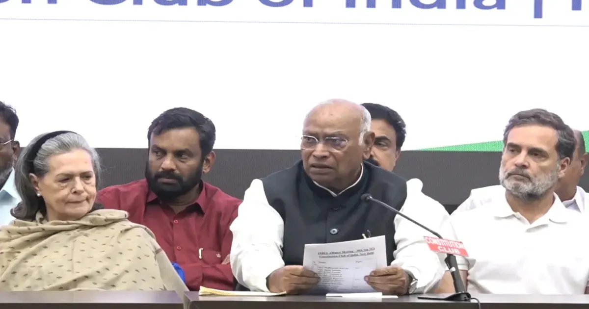 SIR के खिलाफ इंडिया गठबंधन का लोकतंत्र बचाओ मार्च 2 से 8 अक्टूबर तक, बैलेट पेपर से चुनाव की मांग