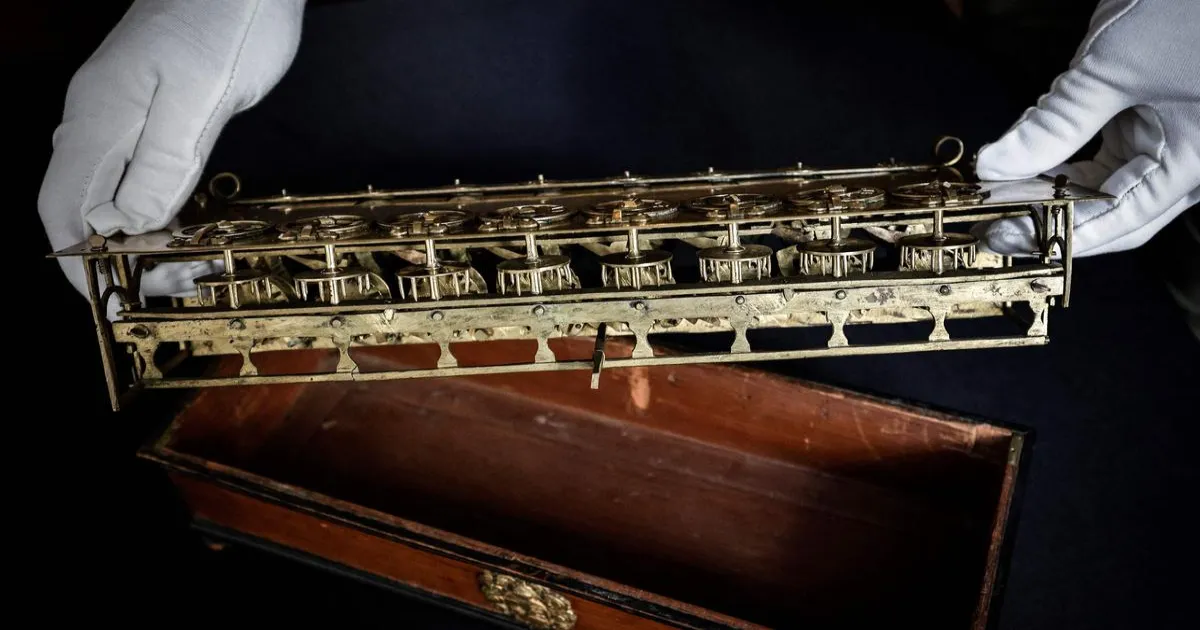 पास्कल की 1642 की ऐतिहासिक कैल्कुलेटिंग मशीन की नीलामी क्रिस्टीज़ ने रोकी