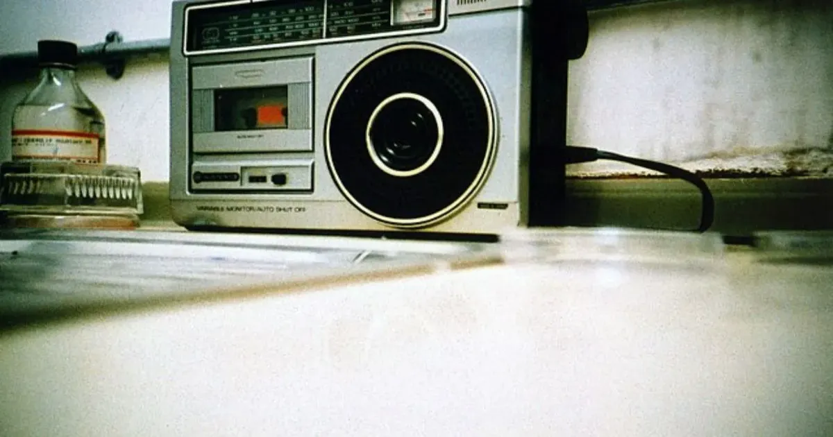 विश्व रेडियो दिवस: भारत विभाजन के दौर में उम्मीद और सूचना की आवाज बना रेडियो