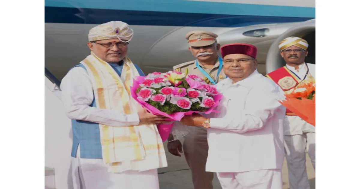 उपराष्ट्रपति राधाकृष्णन कर्नाटक पहुंचे, तीन दिवसीय बहु-राज्य दौरे की शुरुआत