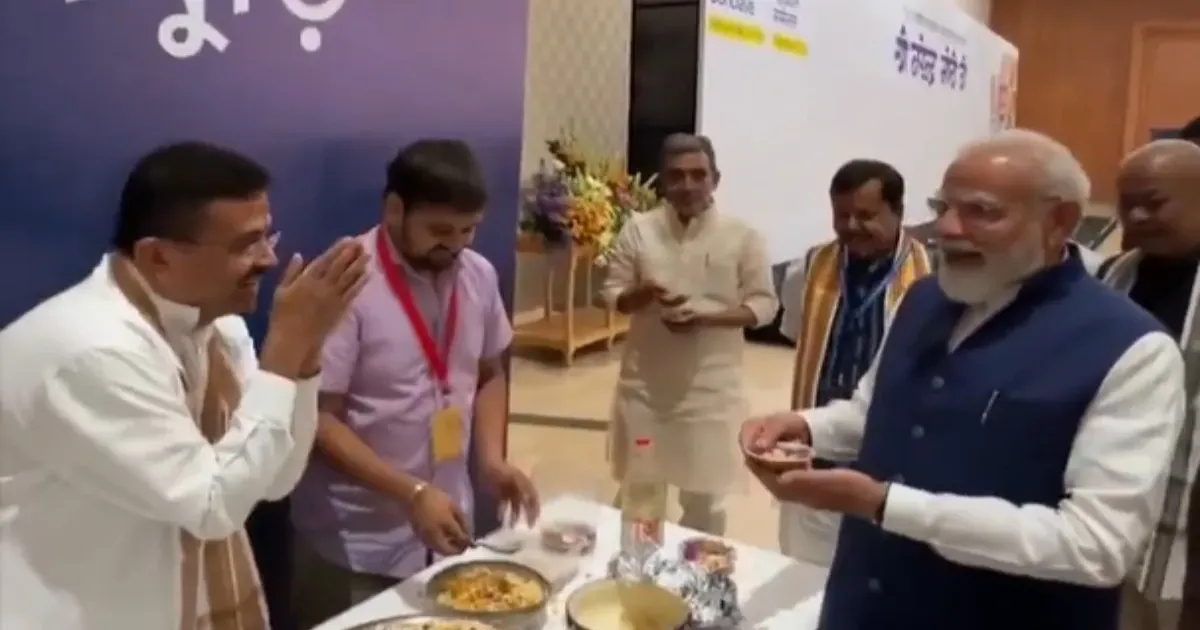 मोदी सरकार के 12 साल पूरे, NDA नेताओं ने प्रधानमंत्री नरेंद्र मोदी को दी बधाई, भारत मंडपम में जलीबी-चाट का लुत्फ