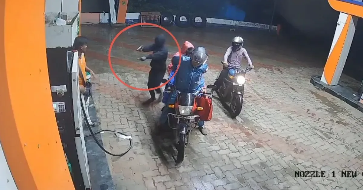 ओडिशा के बालासोर में बंदूक की नोक पर पेट्रोल पंप से लूट, सीसीटीवी में कैद हुई वारदात