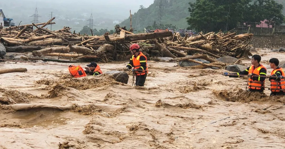 वियतनाम में अचानक आई बाढ़ ने मचाई तबाही, 4 लोगों की मौत, 4 लापता