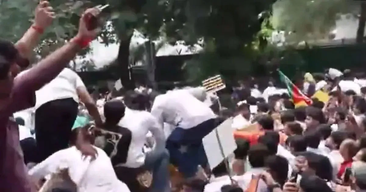 पंजाब पेपर लीक मामले पर बीजेपी का AAP पर बड़ा हमला, केजरीवाल के खिलाफ कार्यालय के बाहर जोरदार प्रदर्शन