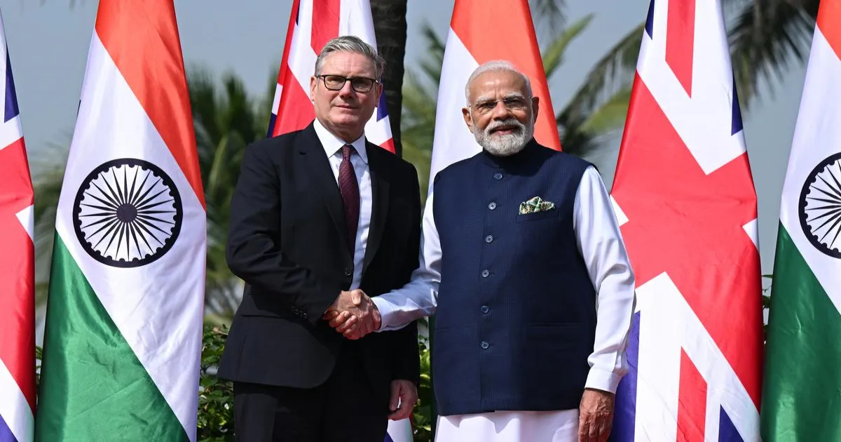 ब्रिटिश प्रधानमंत्री का भारत दौरा : व्यापार और निवेश साझेदारी को मजबूत करने पर चर्चा, भारत-यूके का संयुक्त आर्थिक और व्यापार समिति को पुनःसंगठित करने पर समझौता