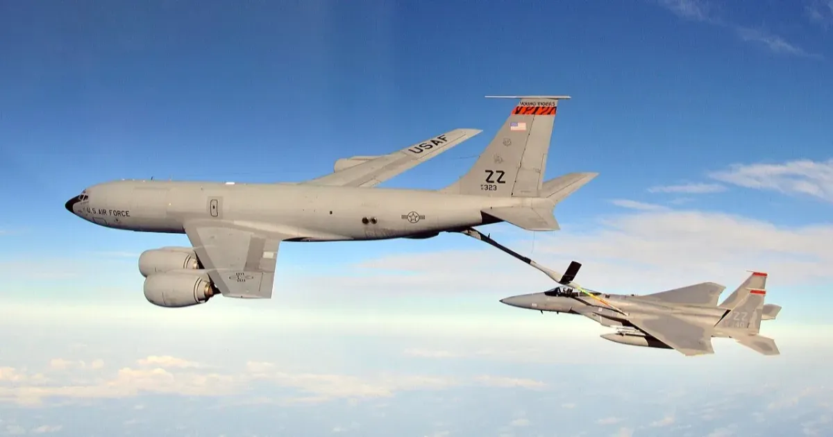 इराक में अमेरिकी सैन्य विमान दुर्घटनाग्रस्त, KC-135 टैंकर के 6 में से 4 क्रू सदस्यों की मौत