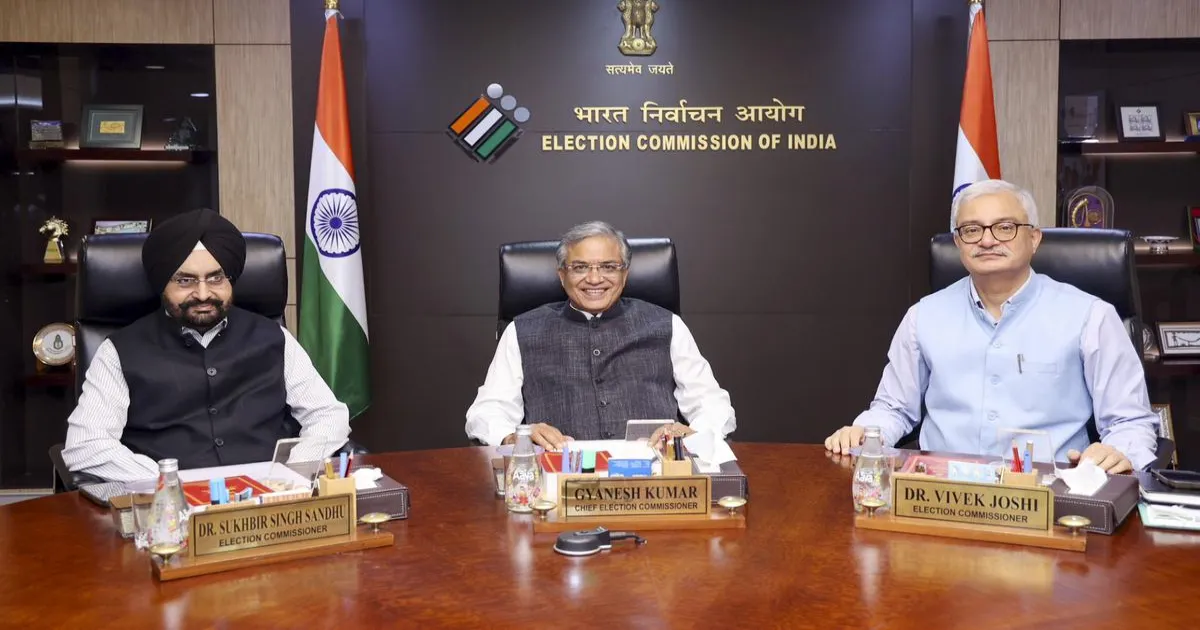 सबूत दें, वोट चोरी जैसे आपत्तिजनक शब्दों का इस्तेमाल न करें: चुनाव आयोग