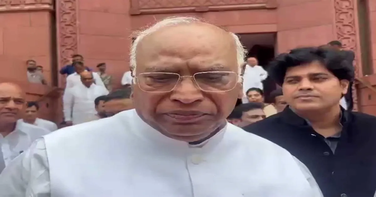 56 इंच का सीना कहां गया? मल्लिकार्जुन खड़गे का पीएम मोदी पर हमला, नीट और राम मंदिर ट्रस्ट का उठाया मुद्दा