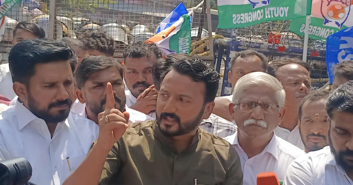 कांग्रेस विधायक राहुल मामकूटाथिल पर इस्तीफे का दबाव, पार्टी नेतृत्व ने किया अलग-थलग