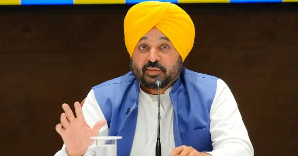 खाली खजाना, आखिरी साल में मुफ्त योजनाएं: पंजाब में AAP के वादों पर क्यों उठ रहे सवाल