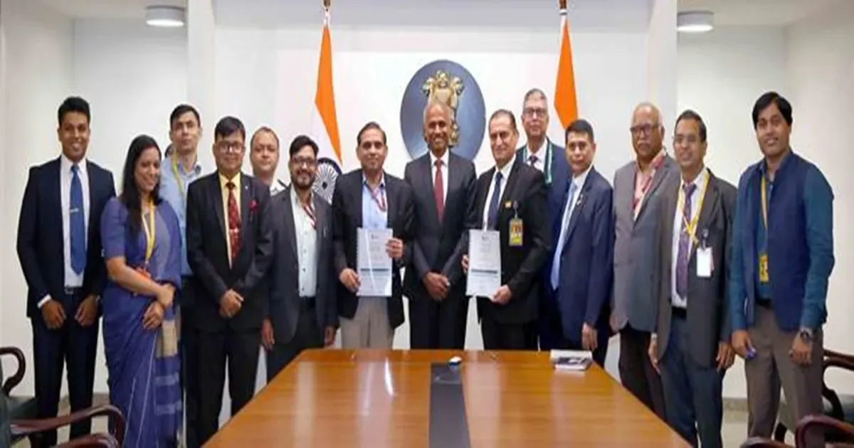 रक्षा मंत्रालय ने 4,106 करोड़ रुपये के रक्षा सौदों पर किए हस्ताक्षर, वायुसेना को उपग्रह और नौसेना को मिलेंगी वरुणास्त्र टॉरपीडो