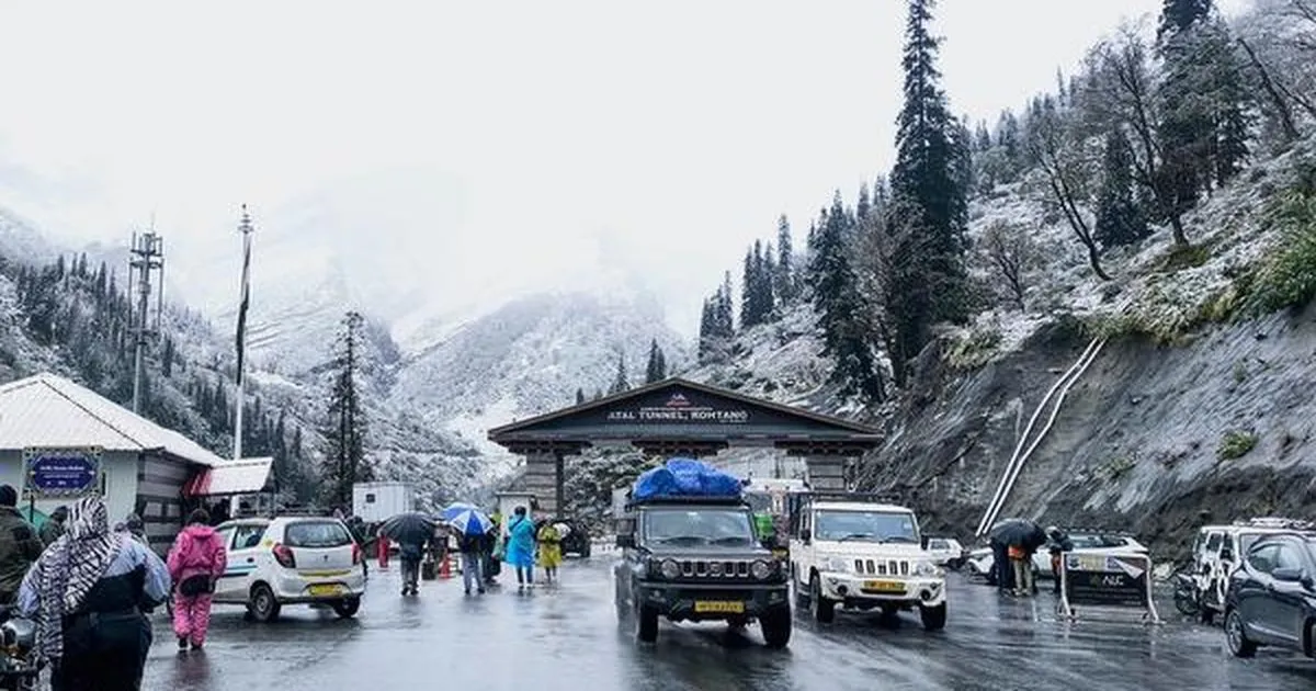हिमाचल प्रदेश के उच्च क्षेत्रों में हुई नई बर्फबारी