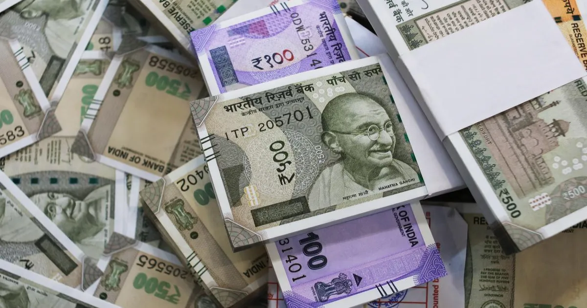 rupee-rises-against-us-dollar-3-paise-gain