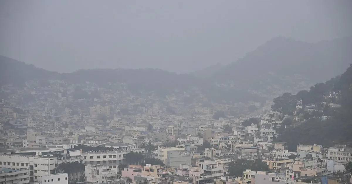 घने कोहरे से विजयवाड़ा में उड़ान सेवाएं प्रभावित, वाहन चालकों को सतर्क रहने की सलाह