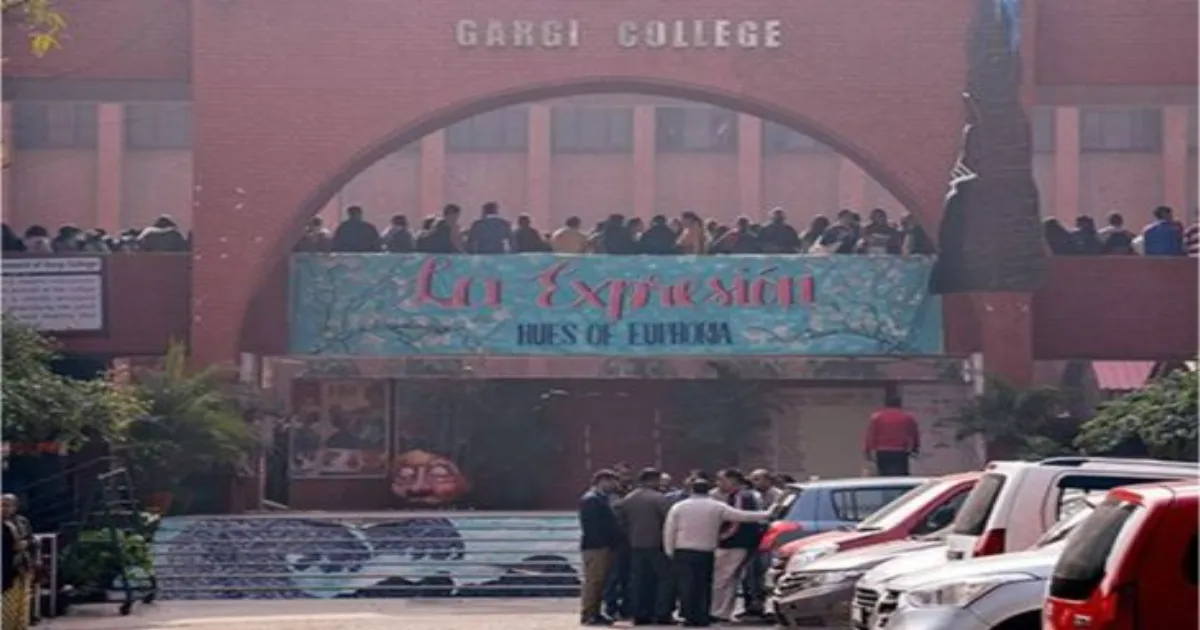 गर्गी कॉलेज में DUSU अध्यक्ष आर्यमान को छात्रों ने खदेड़ा, गुंडागर्दी का आरोप