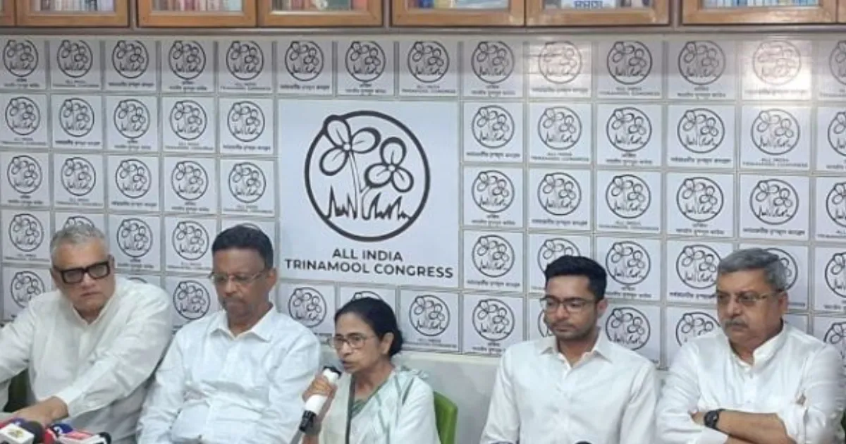 पश्चिम बंगाल चुनाव पर ममता बनर्जी का आरोप: ईवीएम लूटी गईं, ऐसा चुनाव कभी नहीं देखा