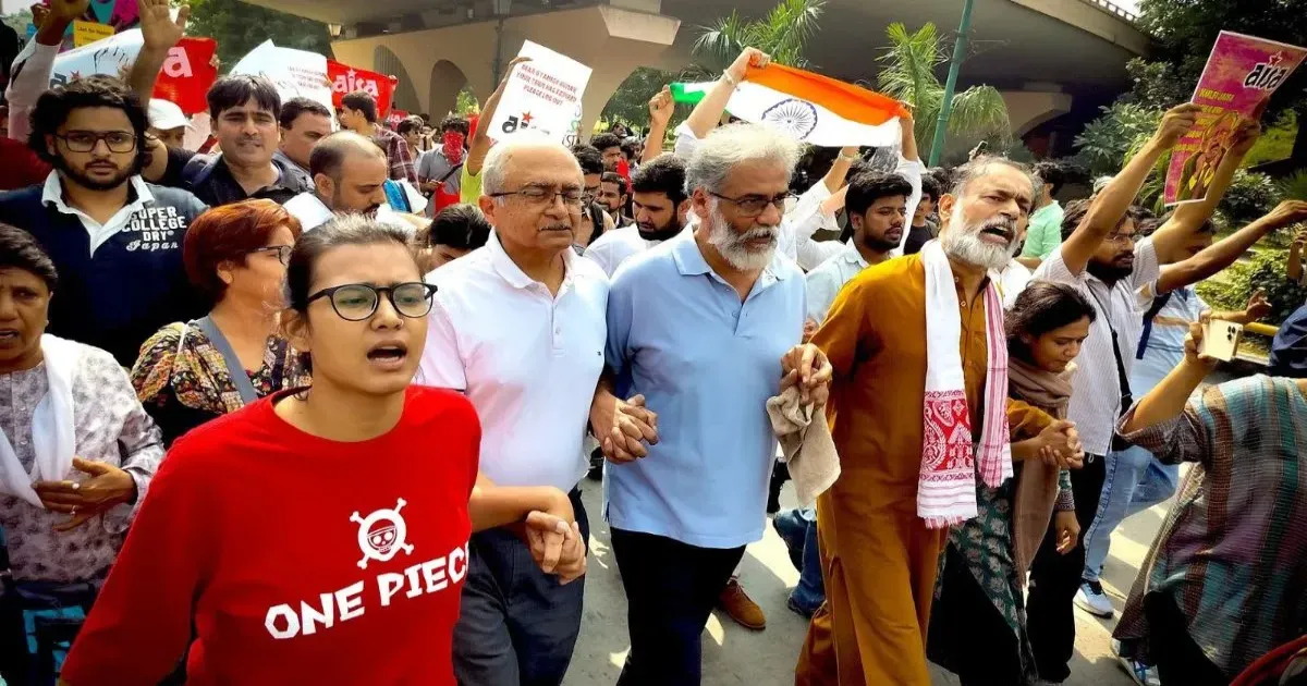 जंतर-मंतर प्रदर्शन से पहले पुलिस की बड़ी कार्रवाई, नेहा बोरा, प्रशांत भूषण और योगेंद्र यादव हिरासत में