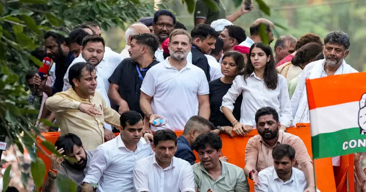 न्यायपालिका पर दबाव नहीं बना सकता कोई, सुप्रीम कोर्ट ने राहुल गांधी से मांगा जवाब