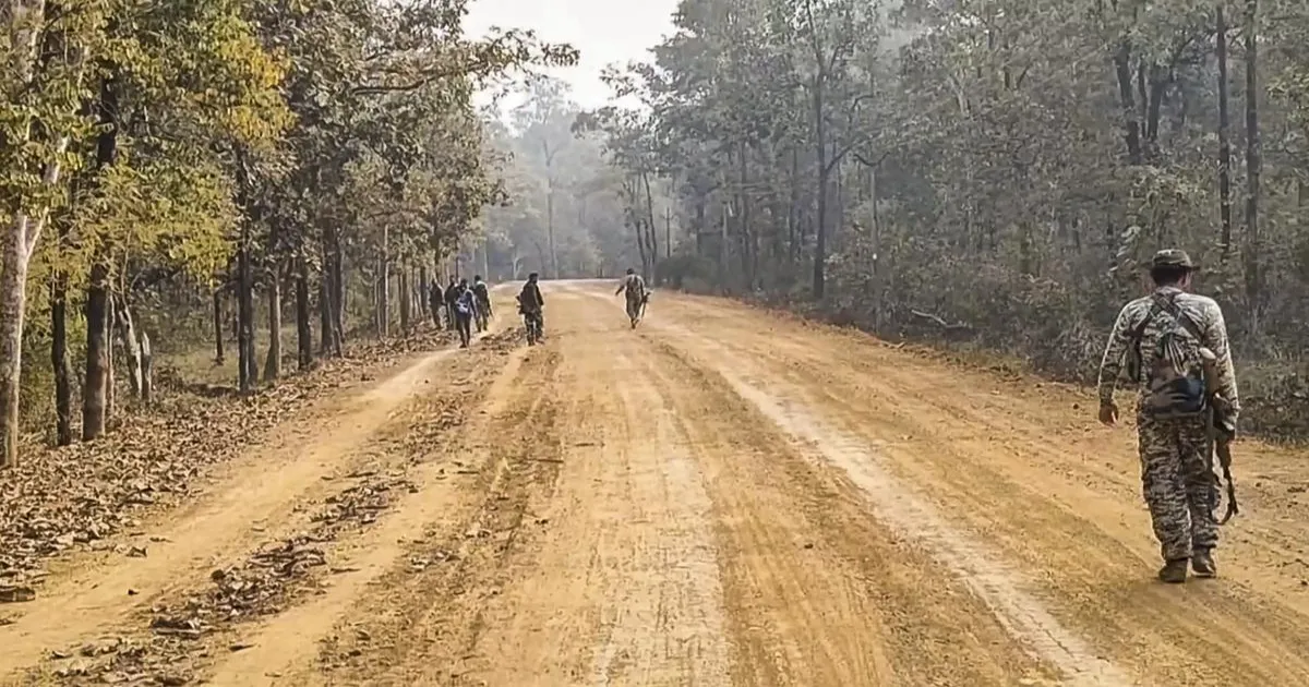sixteen-maoists-surrender-narayanpur