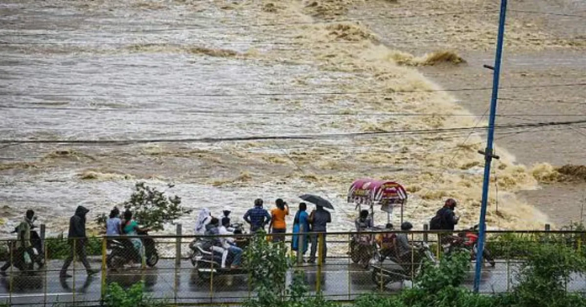 आंध्र प्रदेश में भारी बारिश से पुलिचिंतला और प्रकाशम जलाशयों में जलस्तर बढ़ा, निचले इलाकों में सतर्कता जारी