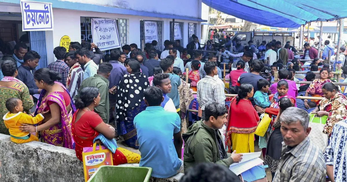 एसआईआर पर सुनवाई: मतदाता सूची में नाम होना सशर्त अधिकार, चुनाव आयोग ने सुप्रीम कोर्ट से कहा