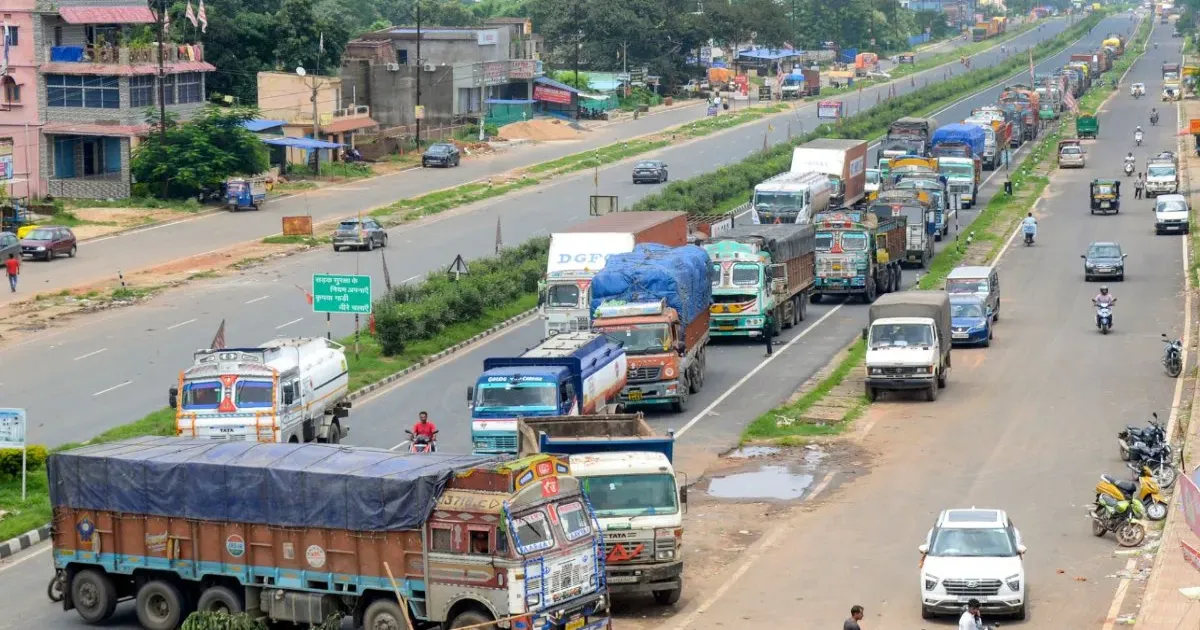 आज भारत बंद: श्रम कानूनों और भारत-अमेरिका समझौते के विरोध में देशव्यापी हड़ताल