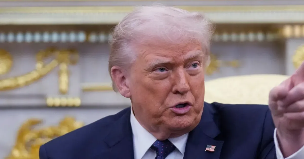 ट्रंप ने होर्मुज़ जलडमरूमध्य से गुजरने वाले तेल टैंकरों को अमेरिकी नौसेना सुरक्षा का आदेश दिया