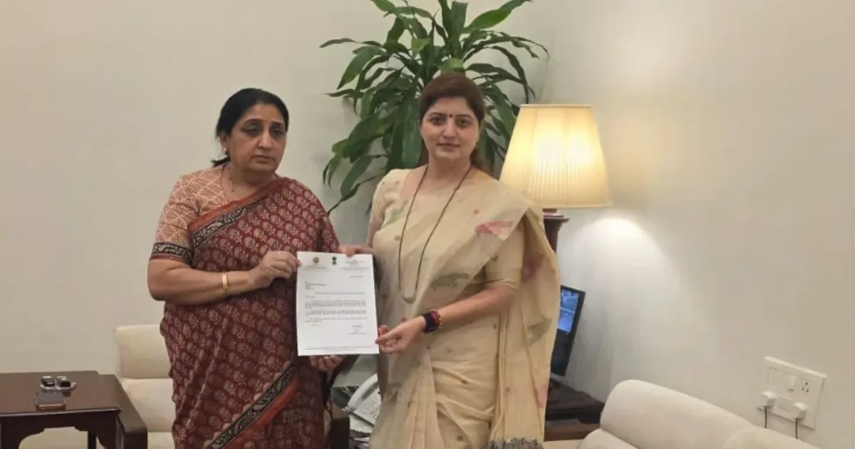 महाराष्ट्र महिला आयोग की अध्यक्ष रूपाली चाकंकर ने इस्तीफा दिया, रेप आरोपी ज्योतिषी से संबंधों पर विवाद