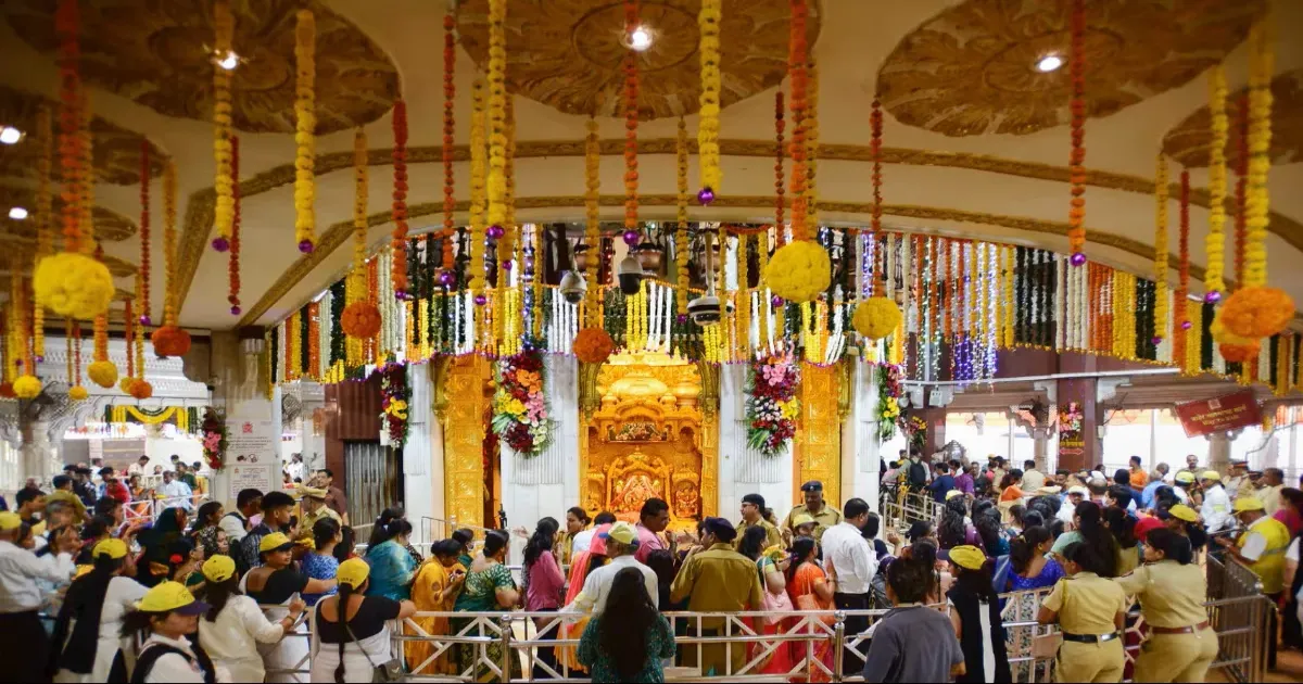 सिद्धिविनायक मंदिर में चोरी का खुलासा, 8 कर्मचारी गिरफ्तार