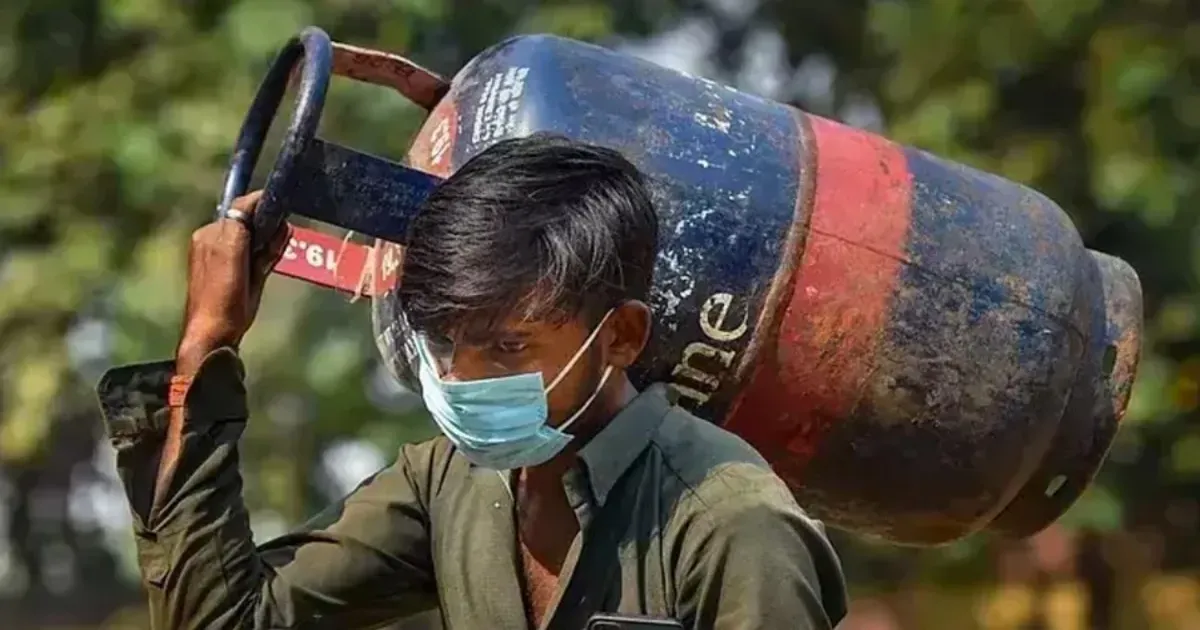 कमर्शियल एलपीजी सिलेंडर हुआ 183.50 रुपये सस्ता, आज से लागू हुई नई कीमतें