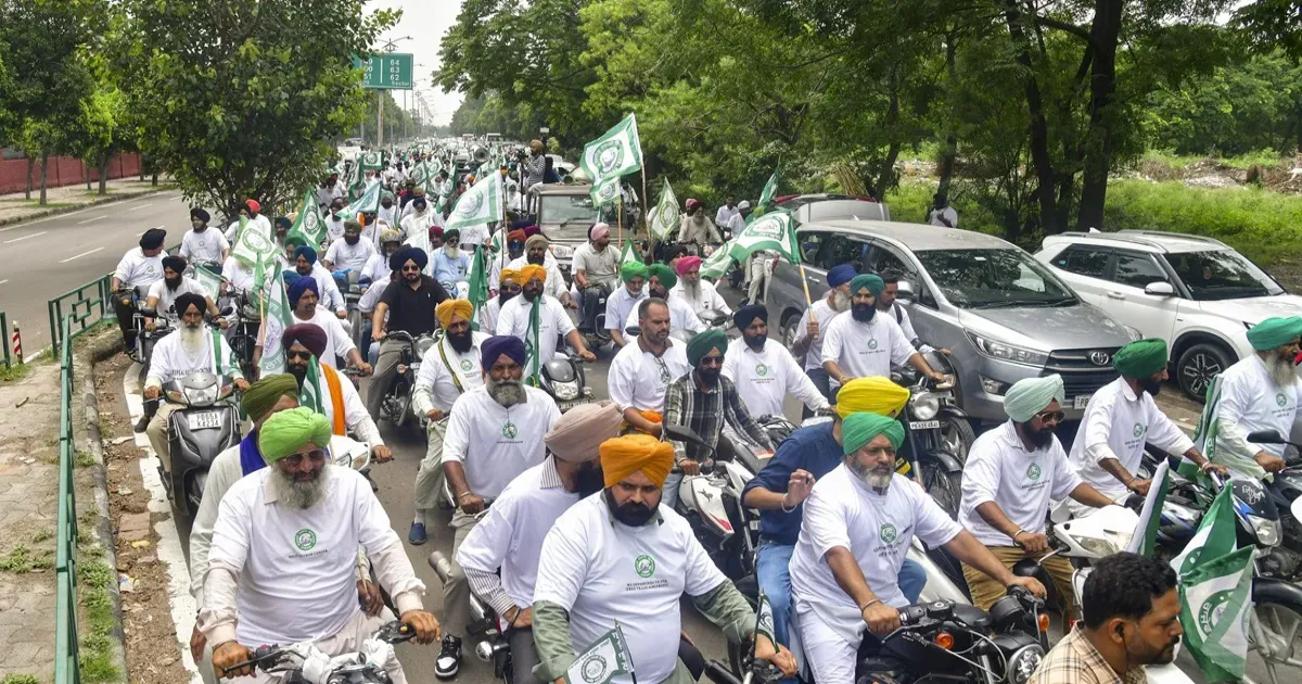 महापंचायत के लिए दिल्ली कूच, शंभू बॉर्डर फिर बंद; भारत-अमेरिका व्यापार समझौते के विरोध में किसानों का बड़ा प्रदर्शन