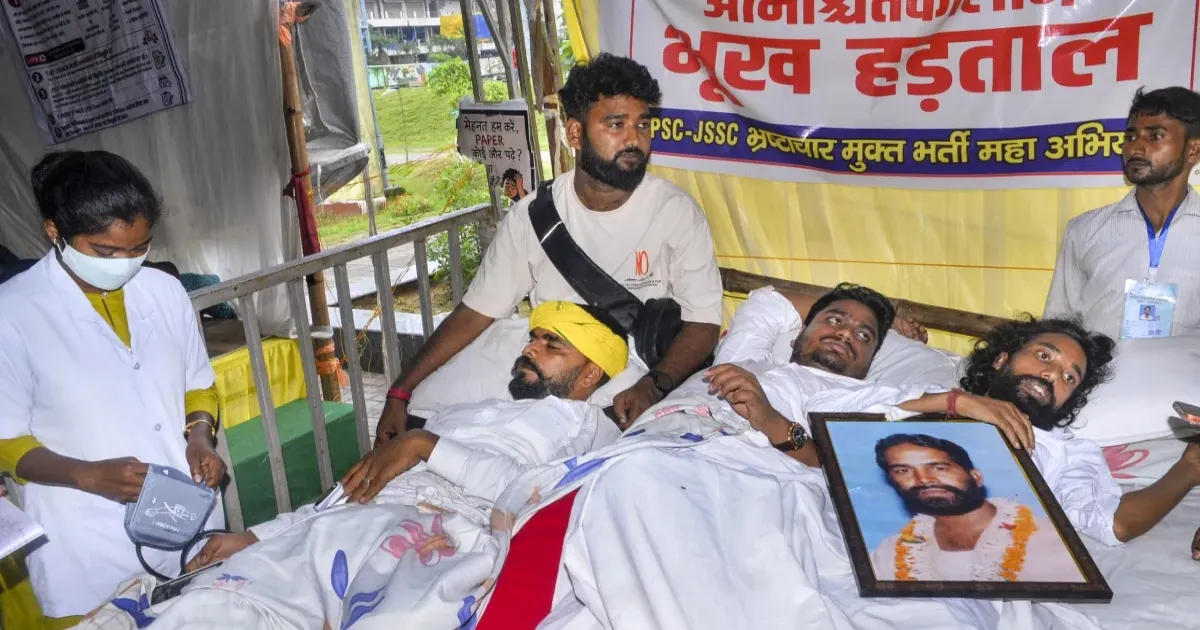 झारखंड में भर्ती परीक्षा विवाद: सरकार ने सीआईडी-ईडी जांच का ऐलान किया, छात्र सीबीआई जांच की मांग पर अड़े