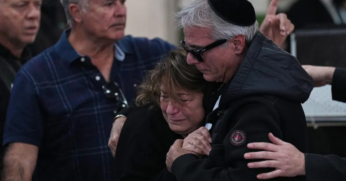 बॉन्डी बीच गोलीकांड: पीड़ित परिवारों ने ऑस्ट्रेलिया में यहूदी-विरोधी घृणा पर राष्ट्रीय जांच की मांग की