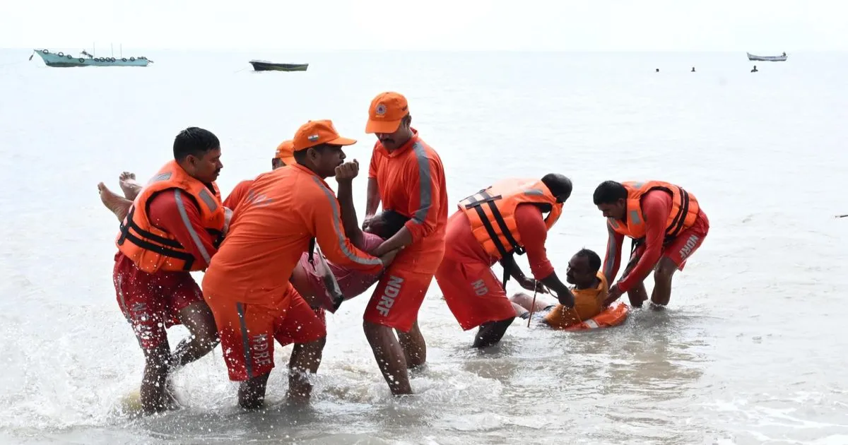 आपदाओं के समय देश का भरोसेमंद स्तंभ बन चुका है एनडीआरएफ: अमित शाह