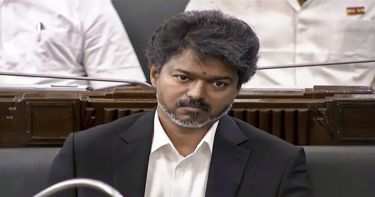 फ्लोर टेस्ट से पहले AIADMK में संकट? बागी विधायक TVK को समर्थन का आश्वासन देने पहुंचे मुख्यमंत्री विजय
