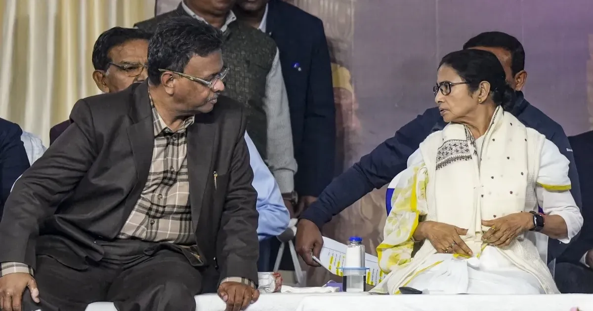 पश्चिम बंगाल में बड़ा सियासी घटनाक्रम, ममता बनर्जी ने TMC के 7 बड़े नेताओं को पार्टी से निकाला