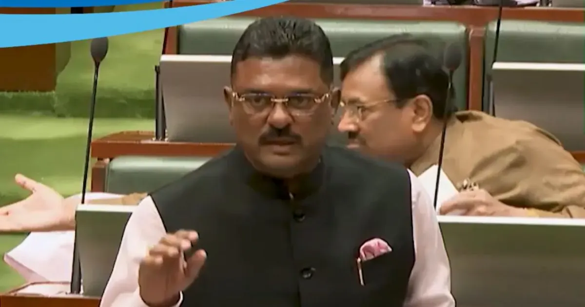महाराष्ट्र में 1 अगस्त से ड्राइविंग लाइसेंस के लिए जरूरी होगा डोमिसाइल प्रमाण पत्र, बाइक टैक्सी नियमों का भी ऐलान