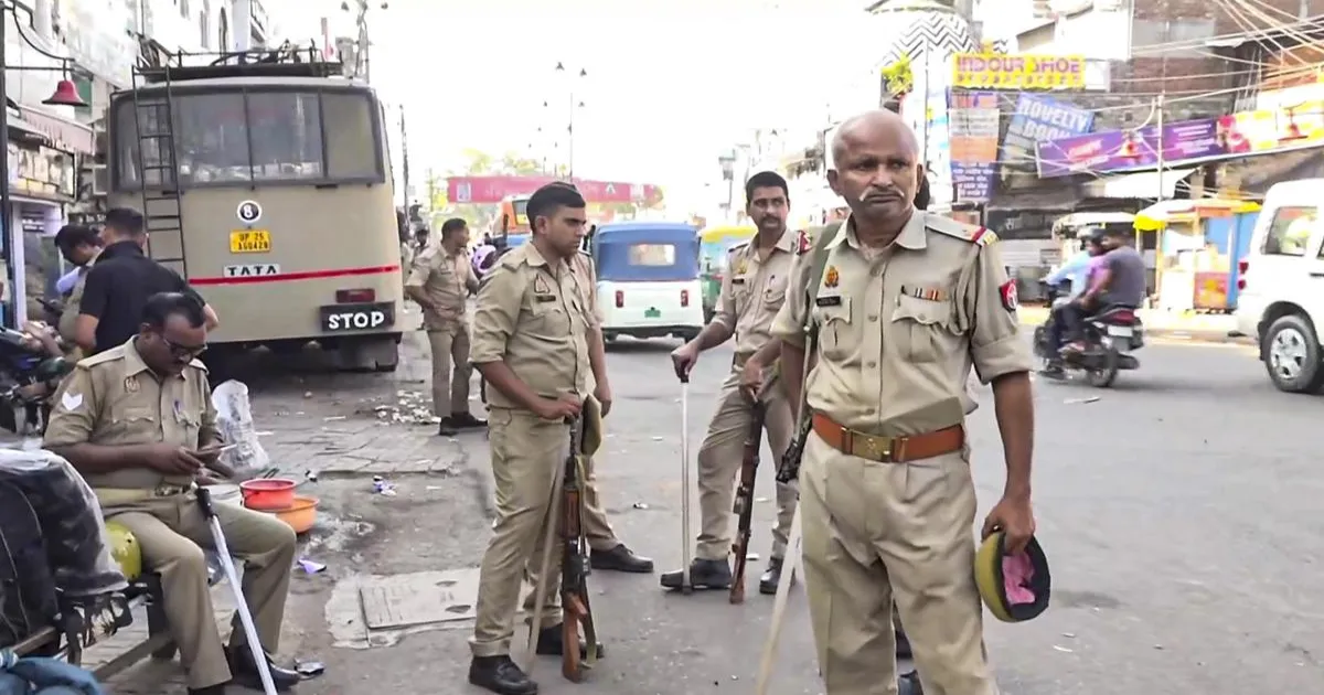 आई लव मुहम्मद विवाद : तौकीर रज़ा और सात अन्य को बरेली में हिंसा के आरोप में न्यायिक हिरासत में भेजा गया