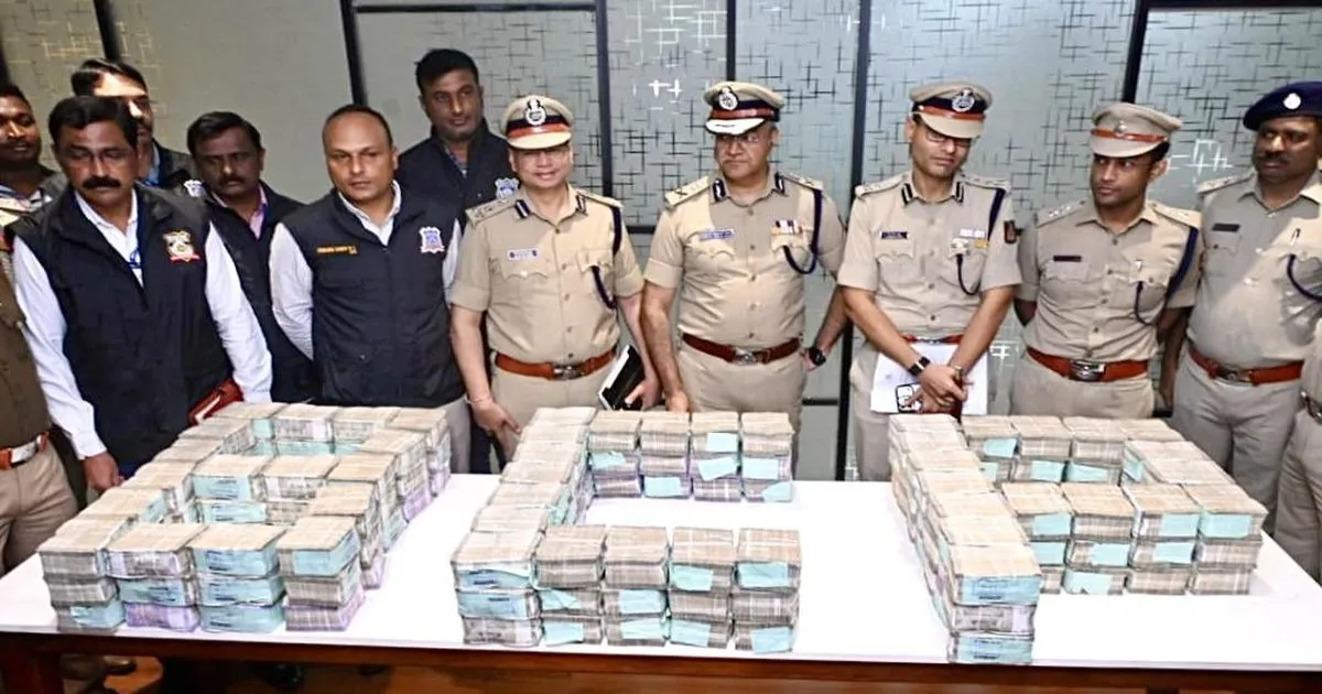 बेंगलुरु एटीएम वैन डकैती का खुलासा: दो दिन में ₹5.7 करोड़ बरामद, तीन आरोपी गिरफ्तार